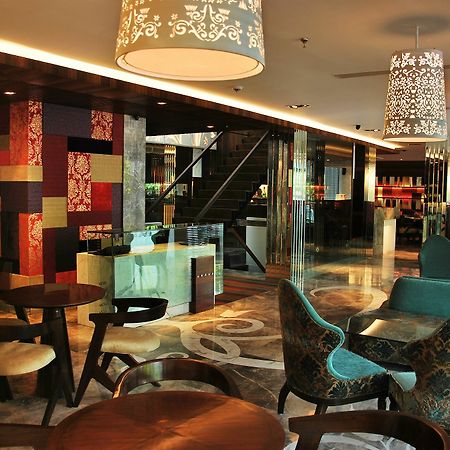 Maya Hotel Chandigarh Bagian luar foto