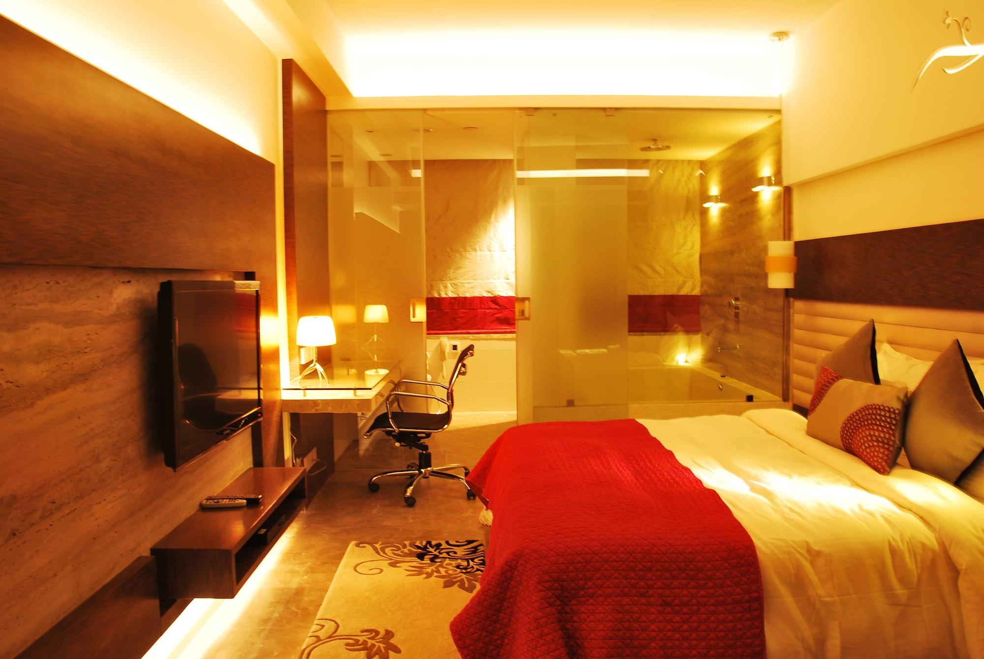 Maya Hotel Chandigarh Bagian luar foto