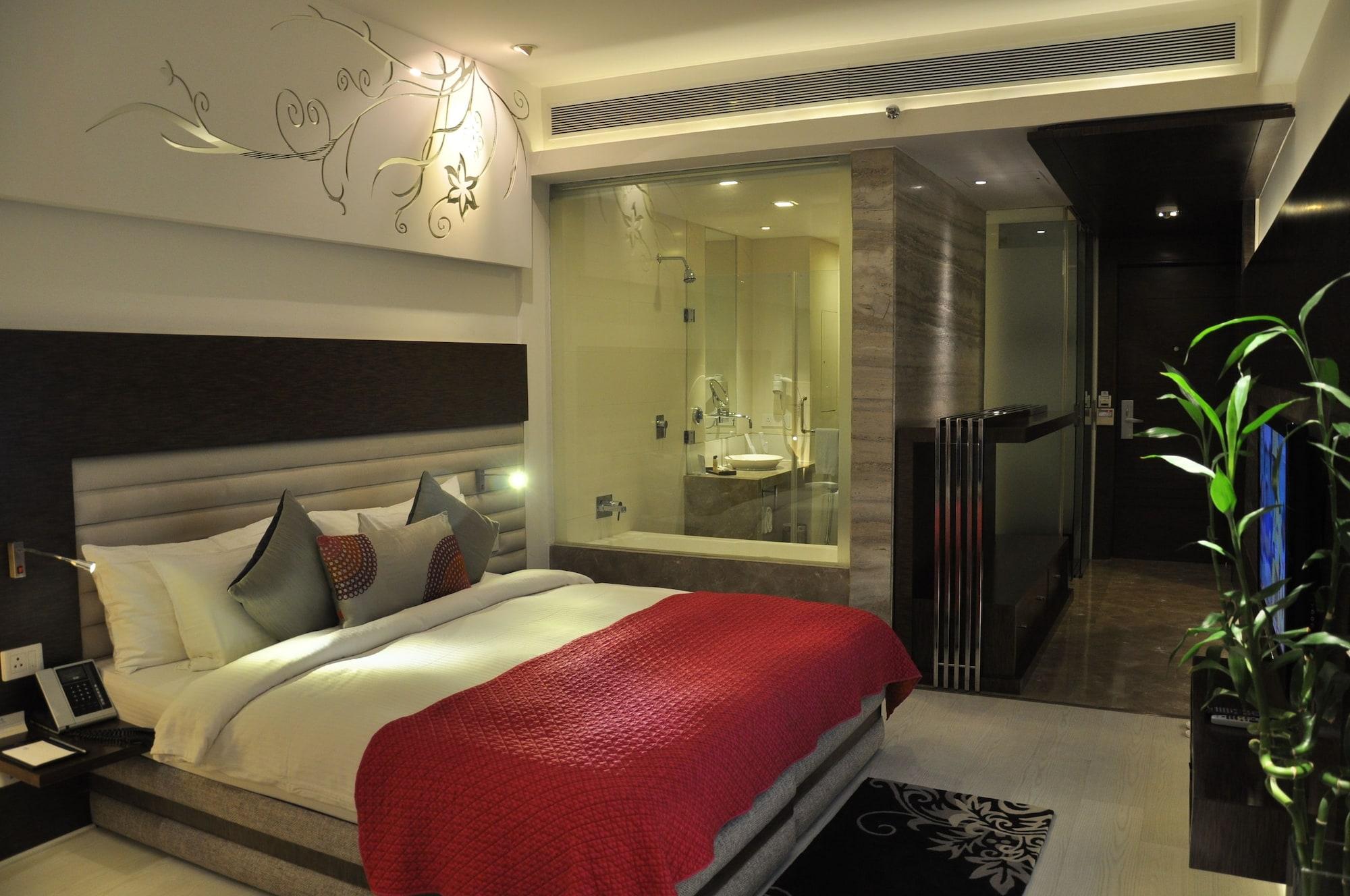 Maya Hotel Chandigarh Bagian luar foto