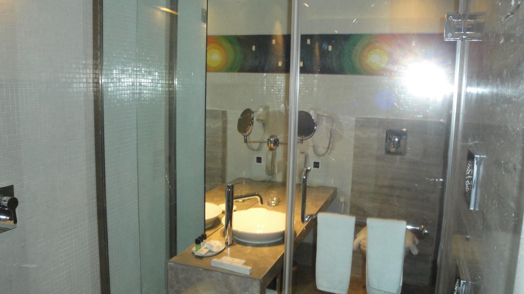 Maya Hotel Chandigarh Bagian luar foto