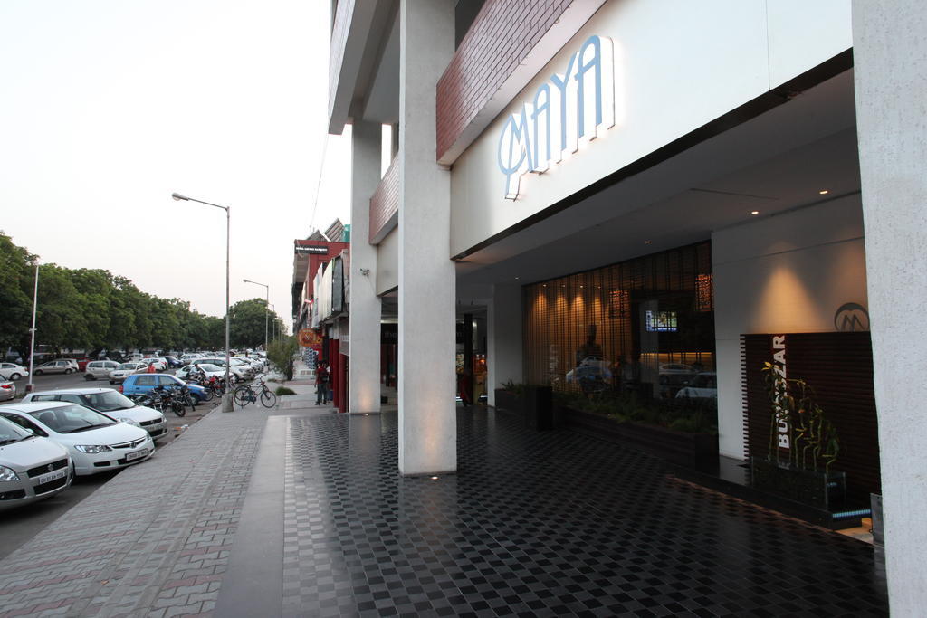 Maya Hotel Chandigarh Bagian luar foto