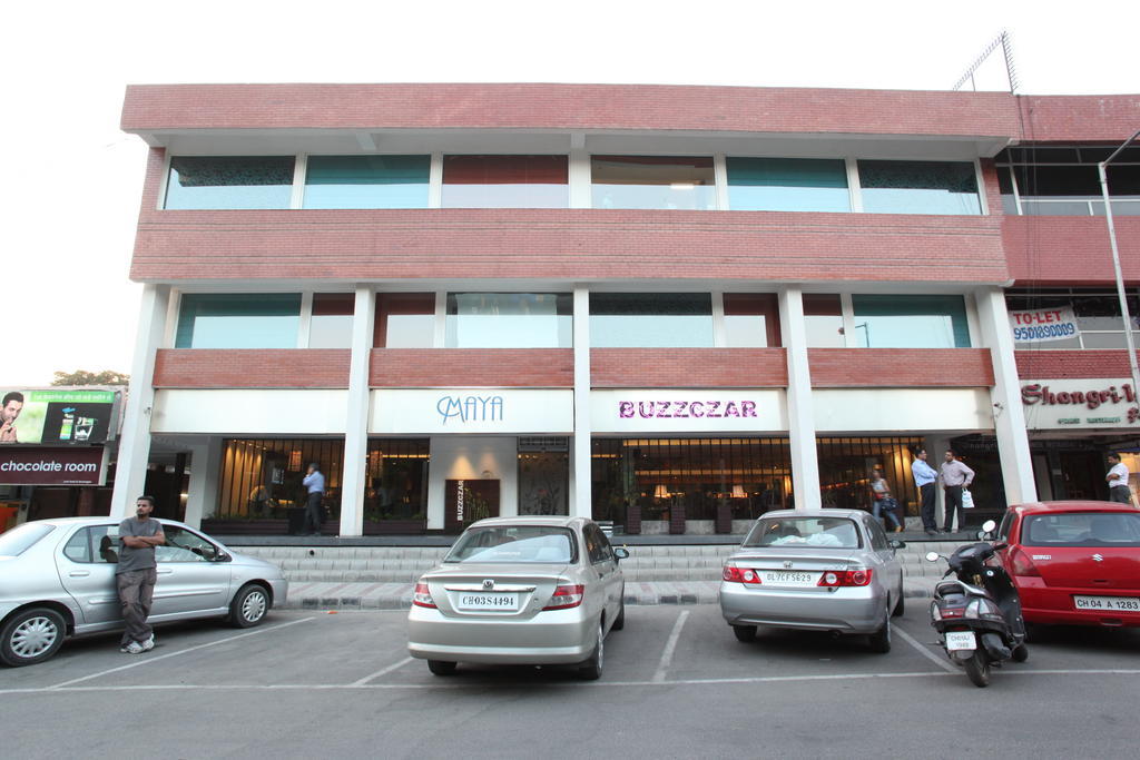 Maya Hotel Chandigarh Bagian luar foto
