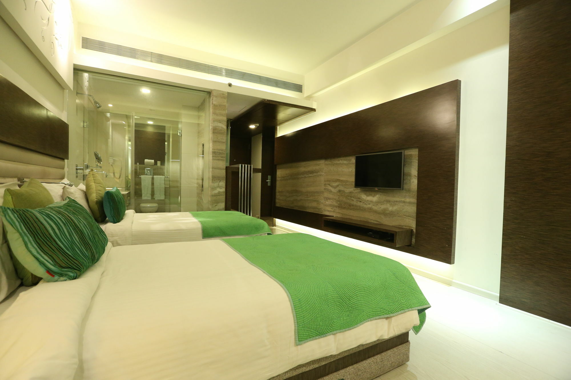 Maya Hotel Chandigarh Bagian luar foto