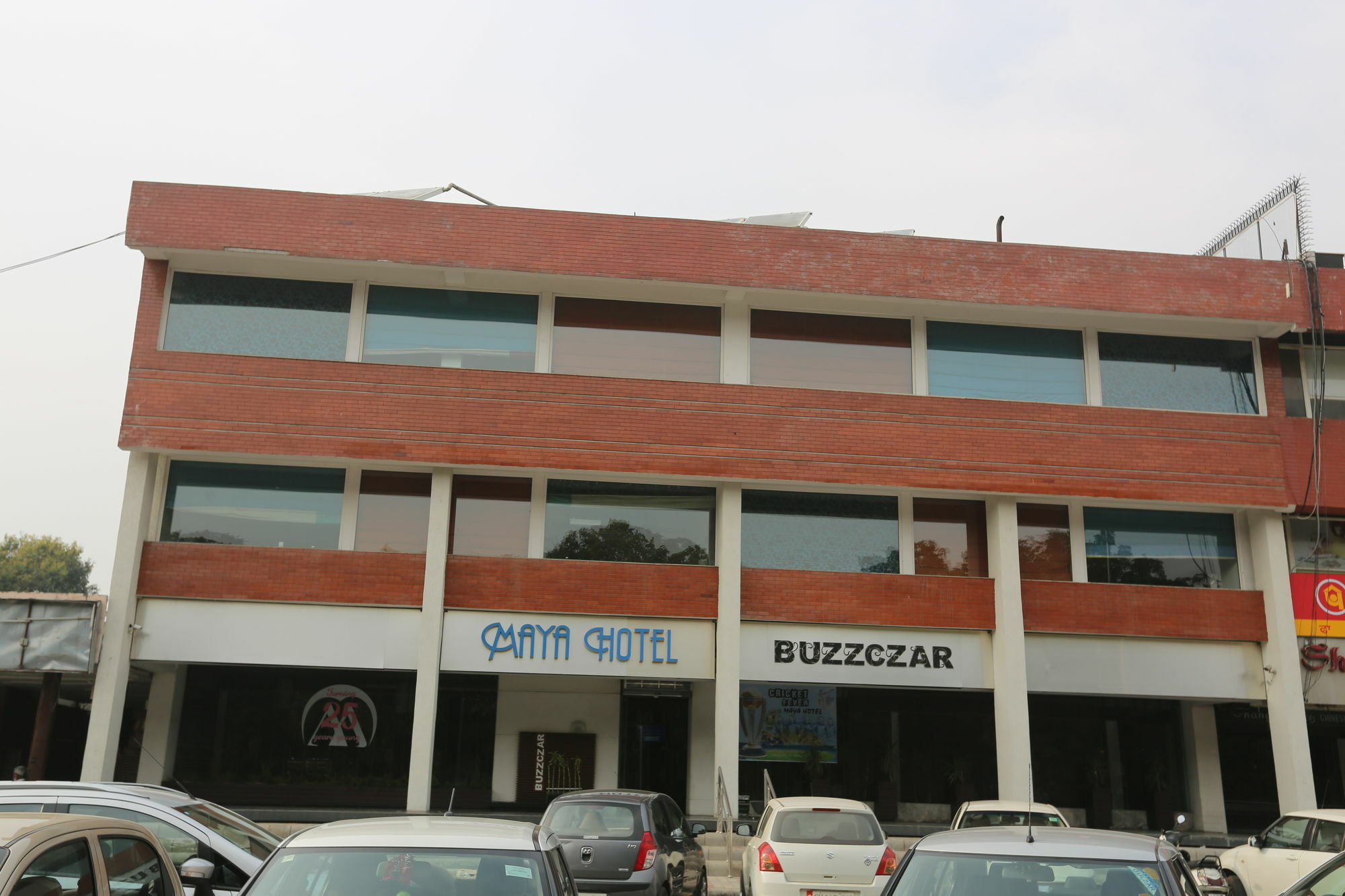 Maya Hotel Chandigarh Bagian luar foto