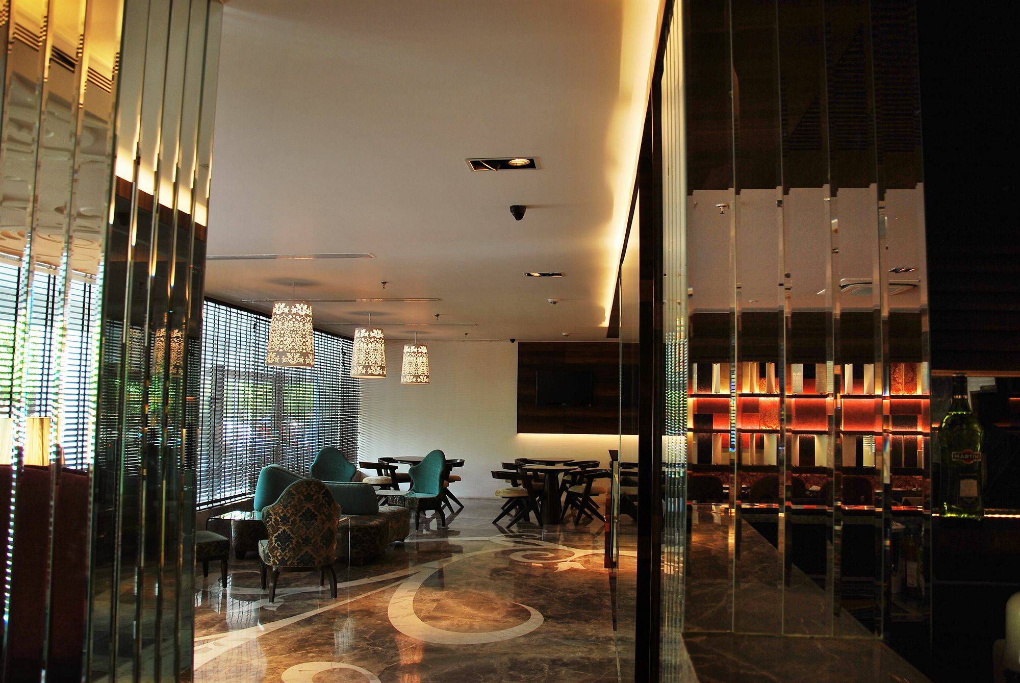 Maya Hotel Chandigarh Bagian luar foto